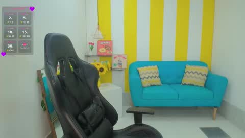 Snapshot of cristal_war chatting on March 15, 9:43 pm Cristal online show from March 15, 9:43 pm