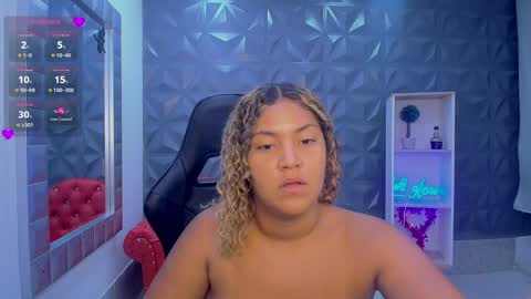 Snapshot of cristal_war chatting on March 29, 11:05 pm Cristal online show from March 29, 11:05 pm