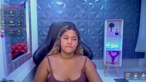 Snapshot of cristal_war chatting on April 5, 11:57 pm Cristal online show from April 5, 11:57 pm