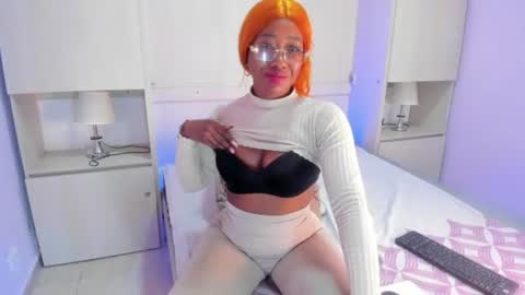 Snapshot of cristalbennet chatting on July 1, 7:35 pm cristalbennet online show from July 1, 7:35 pm