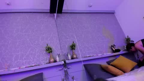 cristalbm_ online show from February 20, 2:30 am