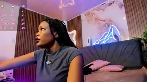 Snapshot of cristalbroke_tay chatting on May 18, 7:41 pm Crystalbroke online show from May 18, 7:41 pm