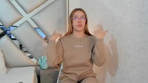 Snapshot of cristalevans_vc chatting on October 2, 6:09 am cristalevans_vc online show from October 2, 6:09 am