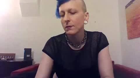 Snapshot of cristallenby chatting on January 17, 11:06 am Cristall online show from January 17, 11:06 am