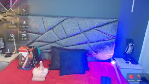 CRISTAL MILF online show from December 3, 11:35 pm