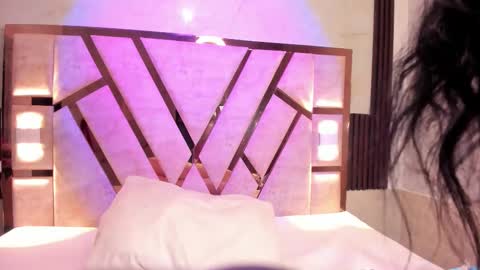 cristin  online show from February 6, 6:55 pm