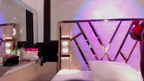 Snapshot of cristhinbrown chatting on March 18, 6:55 pm cristin online show from March 18, 6:55 pm