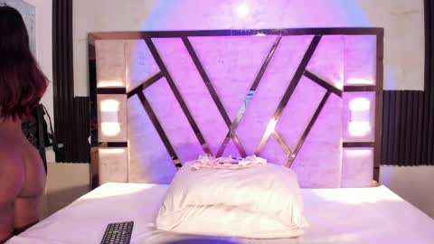 Snapshot of cristhinbrown chatting on March 31, 6:52 pm cristin online show from March 31, 6:52 pm