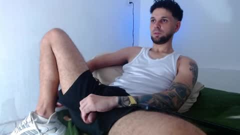 Snapshot of cristianhot125 chatting on May 25, 10:27 pm cristianhot125 online show from May 25, 10:27 pm