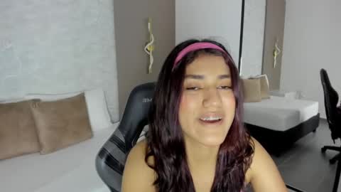 C R I S T I N online show from May 19, 9:32 pm