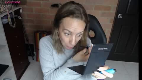 cristina online show from April 25, 1:25 pm