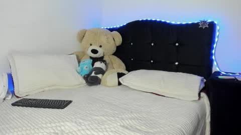 Snapshot of cristina_fernando chatting on April 12, 5:51 pm soycriss online show from April 12, 5:51 pm