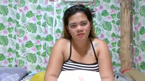 Snapshot of cristine316 chatting on February 19, 10:23 am cristine316 online show from February 19, 10:23 am