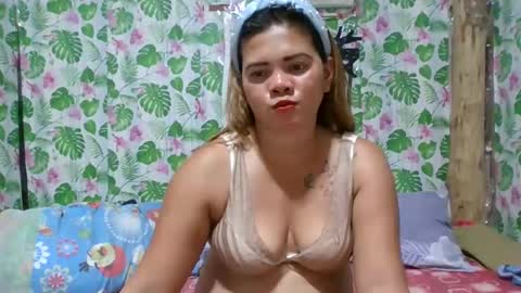 Snapshot of cristine316 chatting on February 24, 8:49 am cristine316 online show from February 24, 8:49 am