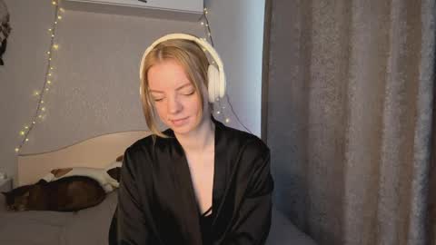 Snapshot of cristinekondo chatting on March 29, 3:12 pm Marry online show from March 29, 3:12 pm