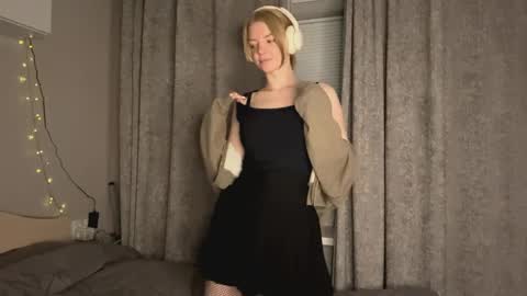 Snapshot of cristinekondo chatting on April 1, 5:32 pm Marry online show from April 1, 5:32 pm