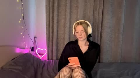 Snapshot of cristinekondo chatting on April 2, 3:20 pm Marry online show from April 2, 3:20 pm