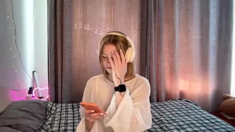 Snapshot of cristinekondo chatting on April 4, 2:25 pm Marry online show from April 4, 2:25 pm