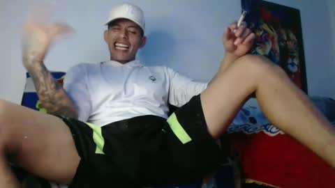 Snapshot of cristofer_dick5511 chatting on December 3, 3:30 am criistofer online show from December 3, 3:30 am