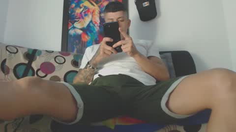 Snapshot of cristofer_dick5511 chatting on February 8, 4:36 am criistofer online show from February 8, 4:36 am