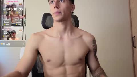 cristopher23  online show from November 28, 6:43 pm