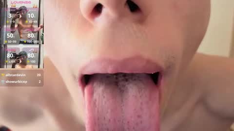 cristopher23  online show from December 4, 8:50 pm