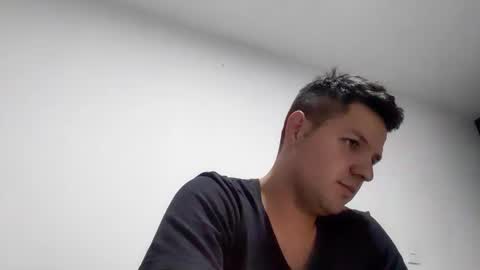 cristopher3042 online show from February 8, 2:04 am