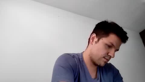 cristopher3042 online show from March 7, 9:59 pm