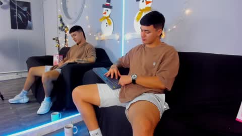Cristopher online show from December 5, 1:38 pm