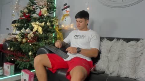 Cristopher online show from December 16, 1:32 pm