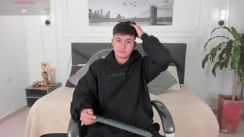 Cristopher online show from May 19, 2:12 pm