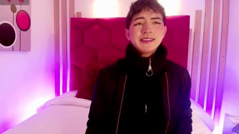 Snapshot of cristopher_wild chatting on March 16, 7:51 pm Cristopher online show from March 16, 7:51 pm