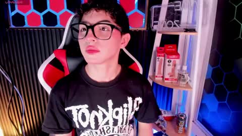 Cristopher  online show from April 30, 8:57 pm