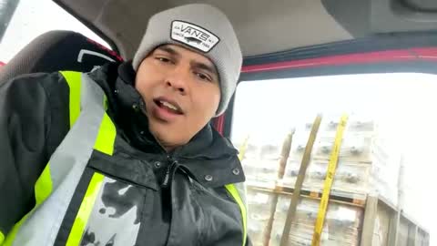 Snapshot of crisva7214 chatting on January 27, 2:13 pm crisva7214 online show from January 27, 2:13 pm