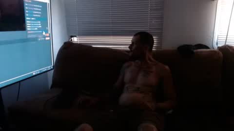 Snapshot of critterick6674 chatting on September 16, 12:44 am critterick6674 online show from September 16, 12:44 am