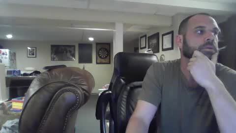 Snapshot of crm400 chatting on October 4, 1:03 am billybasement online show from October 4, 1:03 am