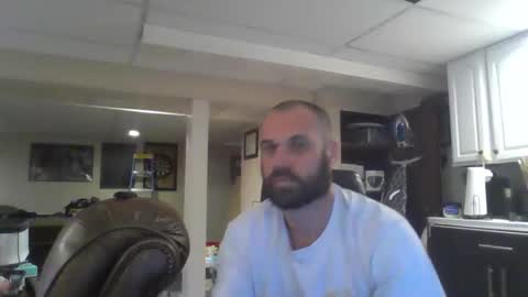 Snapshot of crm400 chatting on October 26, 12:27 am billybasement online show from October 26, 12:27 am