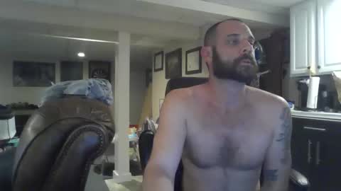 Snapshot of crm400 chatting on October 29, 12:24 am billybasement online show from October 29, 12:24 am