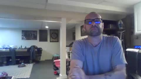 Snapshot of crm400 chatting on May 3, 4:29 am billybasement online show from May 3, 4:29 am