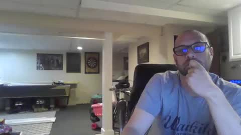 Snapshot of crm400 chatting on May 6, 2:08 am billybasement online show from May 6, 2:08 am
