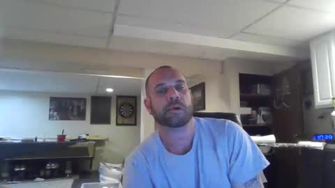 Snapshot of crm400 chatting on May 9, 2:39 am billybasement online show from May 9, 2:39 am