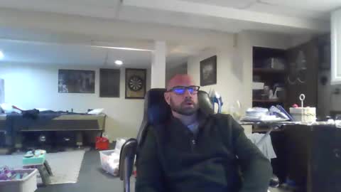 Snapshot of crm400 chatting on May 17, 4:21 am billybasement online show from May 17, 4:21 am