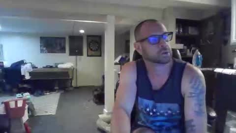 Snapshot of crm400 chatting on June 6, 1:32 am billybasement online show from June 6, 1:32 am