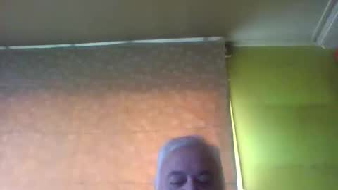 Snapshot of crmperez chatting on December 3, 6:38 pm crmperez online show from December 3, 6:38 pm