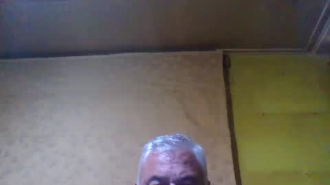 Snapshot of crmperez chatting on December 25, 4:01 am crmperez online show from December 25, 4:01 am