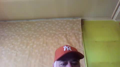 Snapshot of crmperez chatting on December 25, 8:28 pm crmperez online show from December 25, 8:28 pm