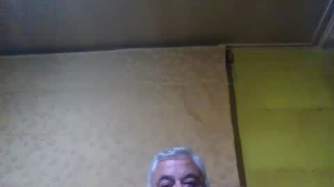 Snapshot of crmperez chatting on January 31, 1:43 am crmperez online show from January 31, 1:43 am