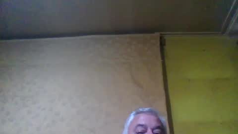 Snapshot of crmperez chatting on February 1, 5:49 am crmperez online show from February 1, 5:49 am