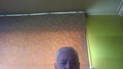 Snapshot of crmperez chatting on February 6, 5:40 pm crmperez online show from February 6, 5:40 pm