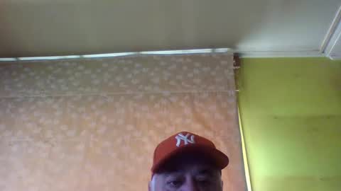 Snapshot of crmperez chatting on March 8, 7:09 pm crmperez online show from March 8, 7:09 pm